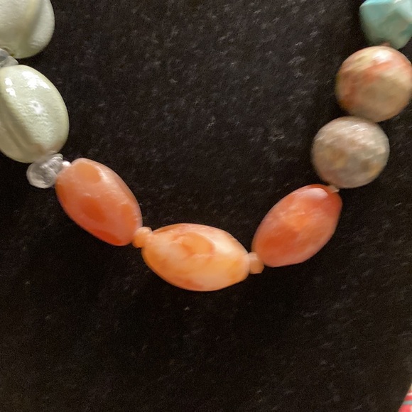 Multicolor Barse Stone Necklace - Picture 2 of 10